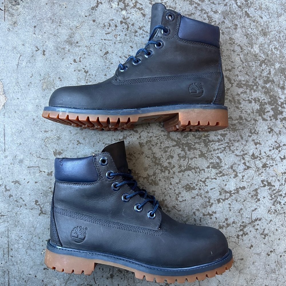 Timberland Boots Navy Blue Leather Premium  6 inch Classic 5 Youth | Women’s 7